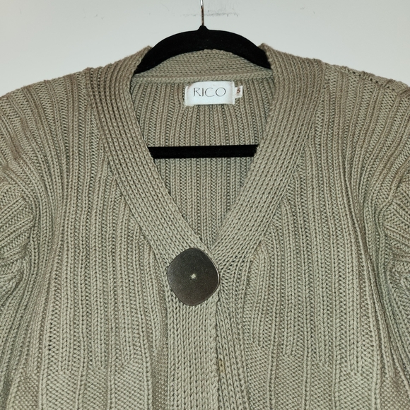 Rico Cable Knit Sweater Ribbed One Button Front Size S Brownish Olive Color Cute - Picture 3 of 9